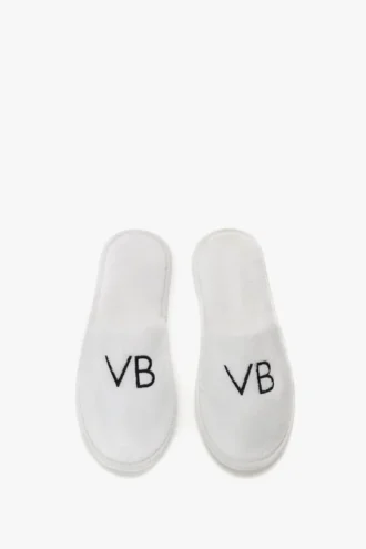 Chaussons en tissu éponge brodés VB, blancs