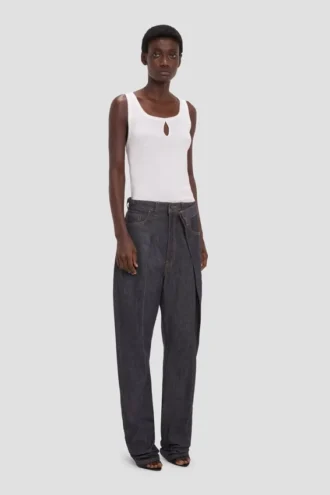 Détail plié en jean indigo