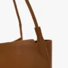 Grand sac cabas Victoria en cuir beige Grand sac cabas Victoria en cuir beige