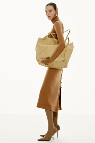 Jupe midi à boutons couleur camel