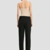 Pantalon droit ajusté en noir Pantalon droit ajusté en noir