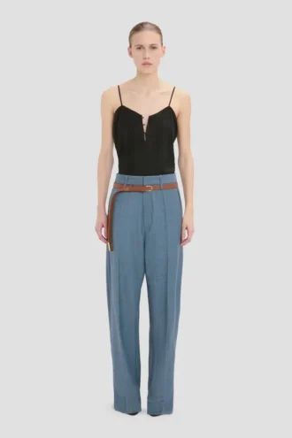 pantalon jambes courbes bleu ciel 1 330x495 - Pantalon &agrave; jambes courb&eacute;es bleu ciel
