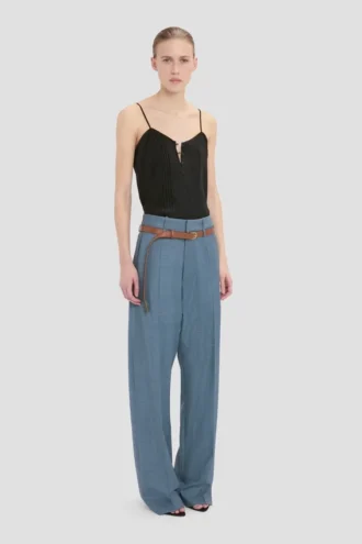 pantalon jambes courbes bleu ciel 2 330x495 - Pantalon &agrave; jambes courb&eacute;es bleu ciel