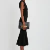 Pochette à chaîne en cuir noir