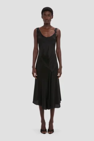 Robe en dentelle noire