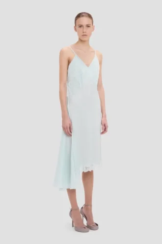Robe midi à bretelles froissée couleur aigue-marine Robe midi à bretelles froissée couleur aigue-marine