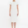 Robe t-shirt ajustée en ivoire Robe t-shirt ajustée en ivoire