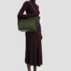 Sac cabas The Victoria en daim olive foncé Sac cabas The Victoria en daim olive foncé