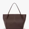 Sac fourre-tout de voyage The Victoria en cuir bordeaux Sac fourre-tout de voyage The Victoria en cuir bordeaux