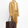 Sac fourre-tout de voyage The Victoria en cuir bordeaux Sac fourre-tout de voyage The Victoria en cuir bordeaux