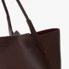 Sac fourre-tout de voyage The Victoria en cuir bordeaux Sac fourre-tout de voyage The Victoria en cuir bordeaux