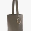 Sac seau Dia en cuir gris galet Sac seau Dia en cuir gris galet