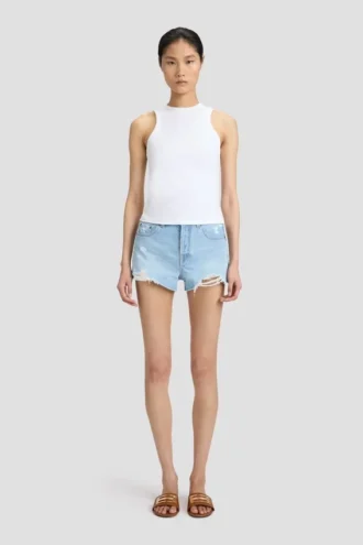 Short délavé bleu clair
