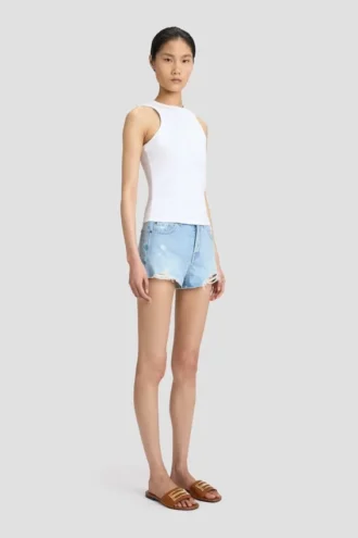 Short délavé bleu clair