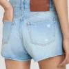 Short délavé bleu clair Short délavé bleu clair